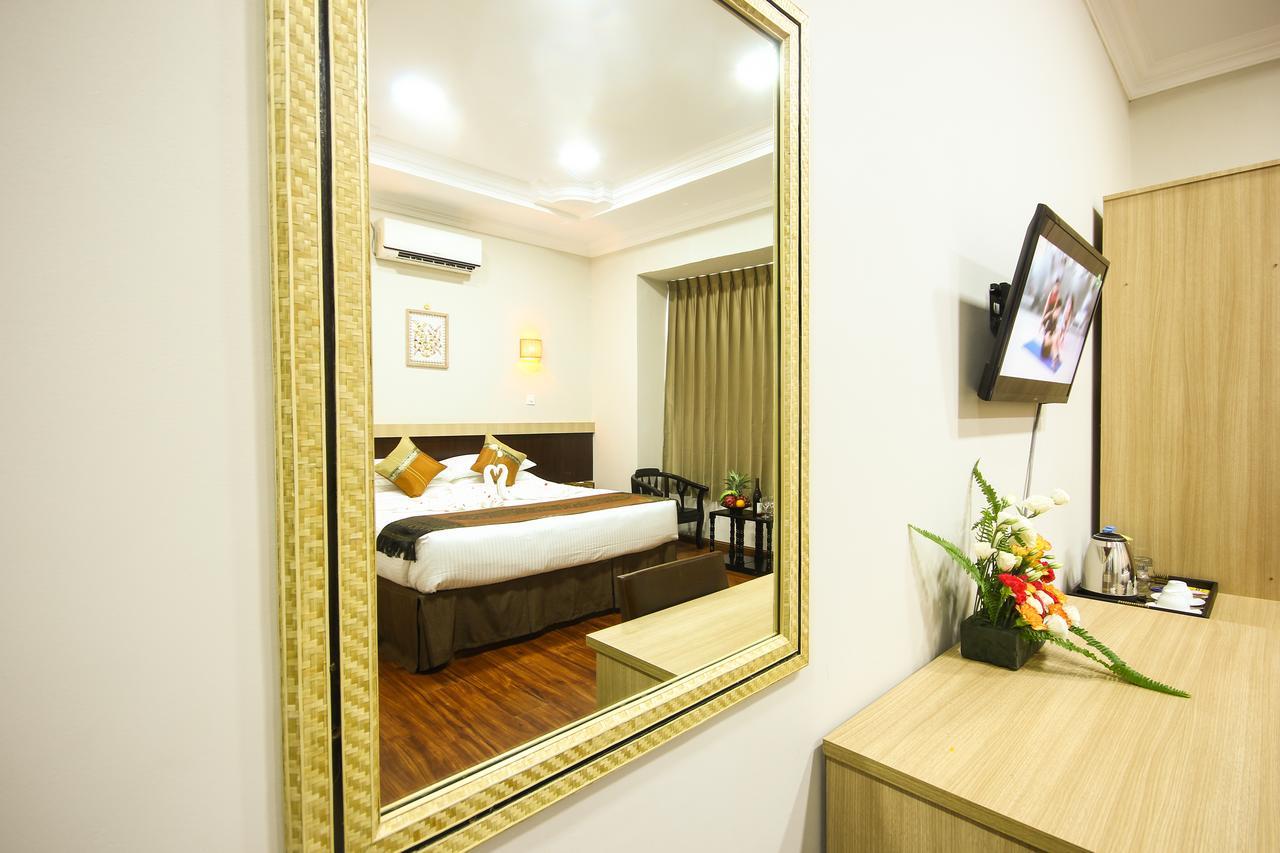Immana Grand Inle Hotel Nyaung Shwe Buitenkant foto